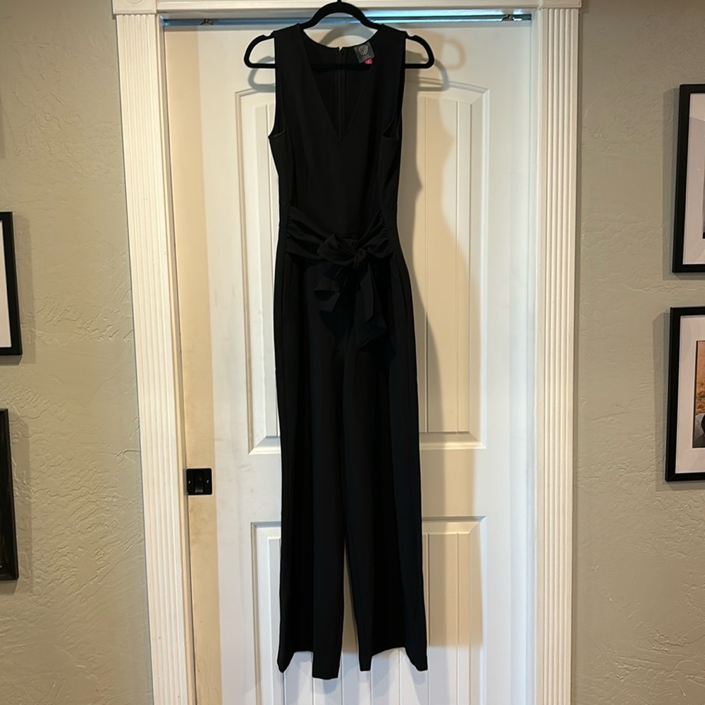EUC Vince Camuto size 14 black pants romper. Zip up back  with pockets